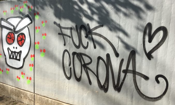 Graffito "Fuck Corona"