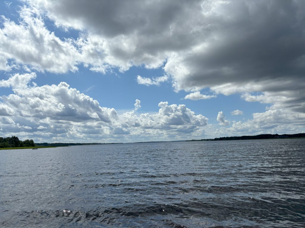 Blick auf See.