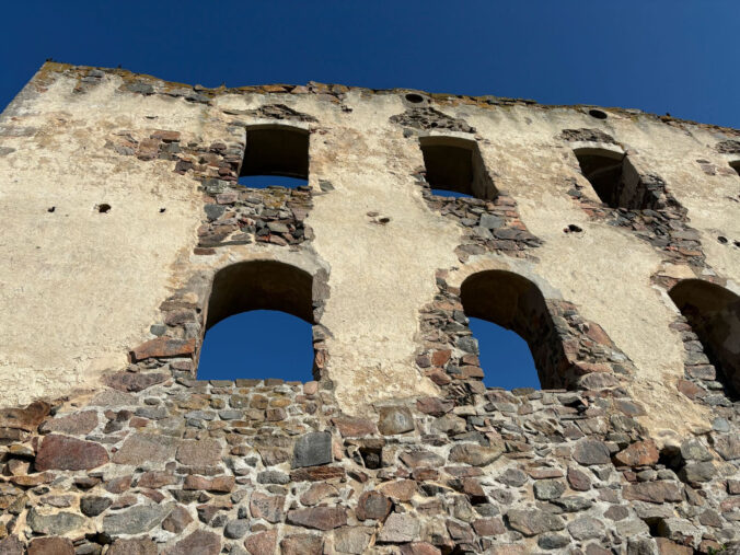 Steinerne Wandruine.