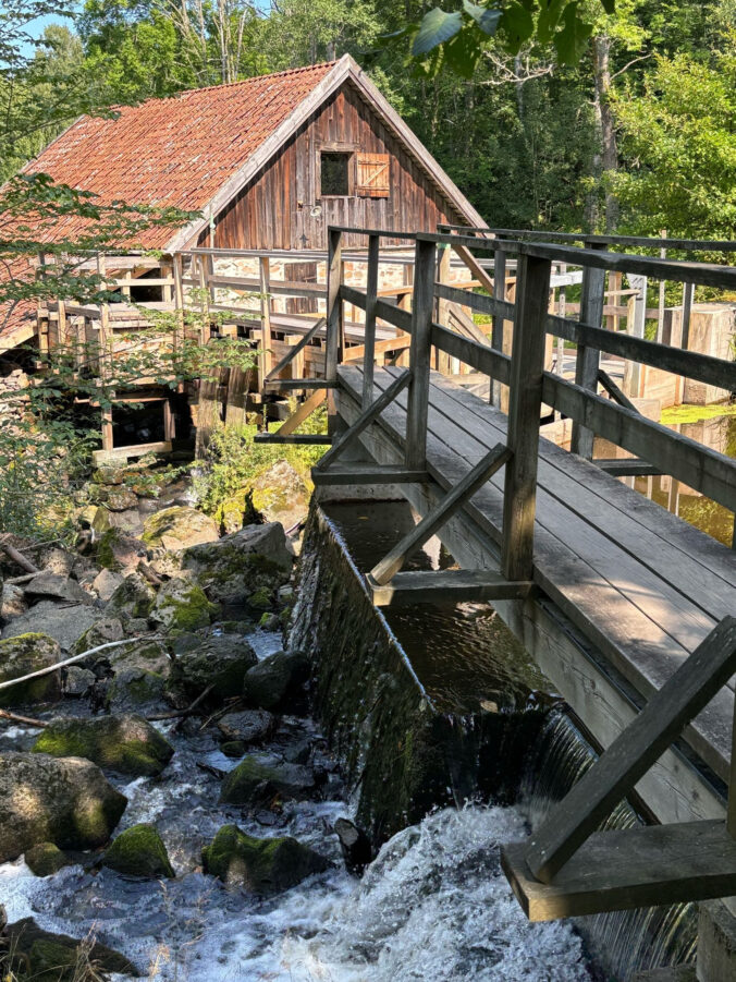 Steg über Mühlbach.