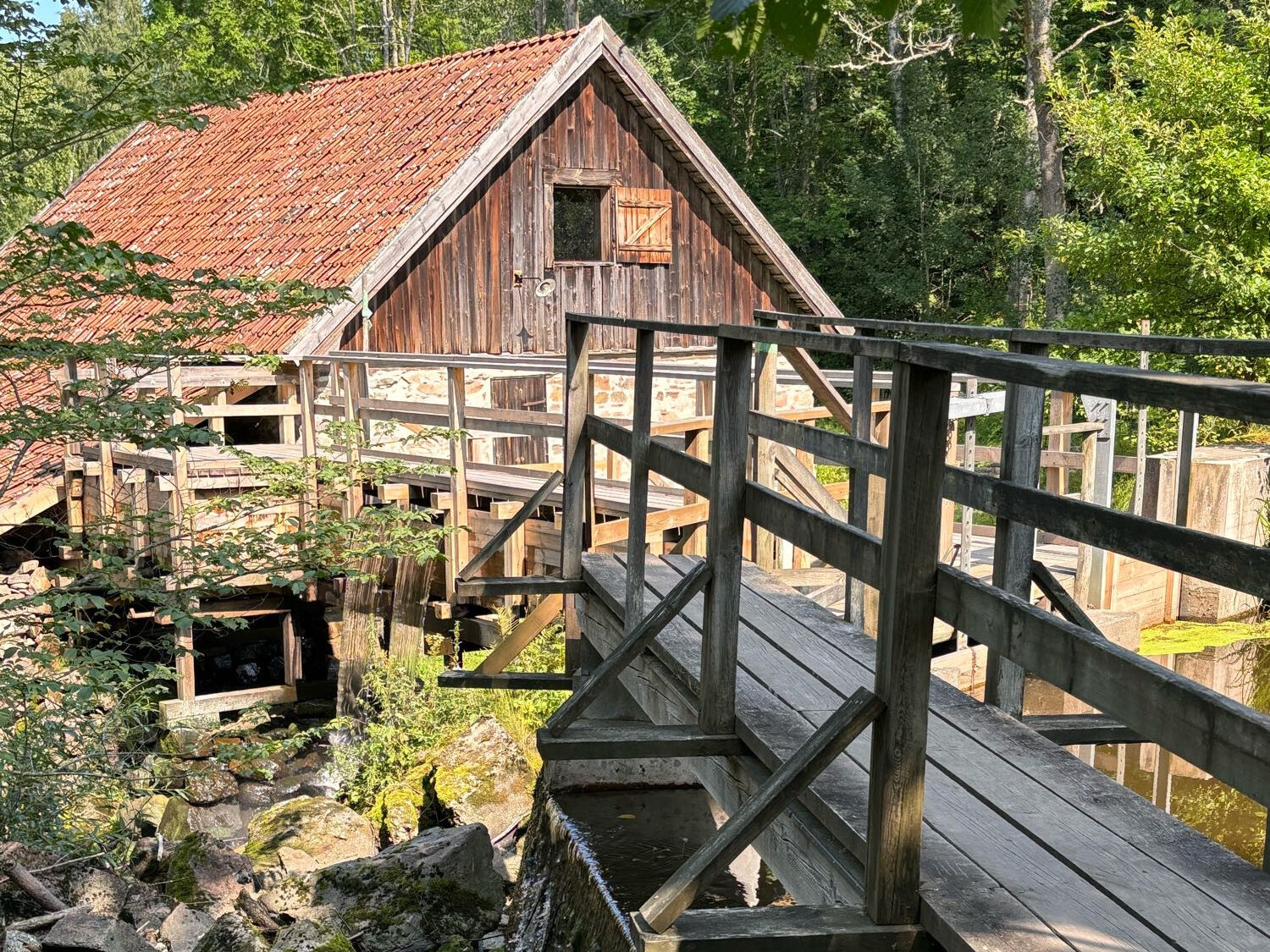 Steg über Mühlbach.