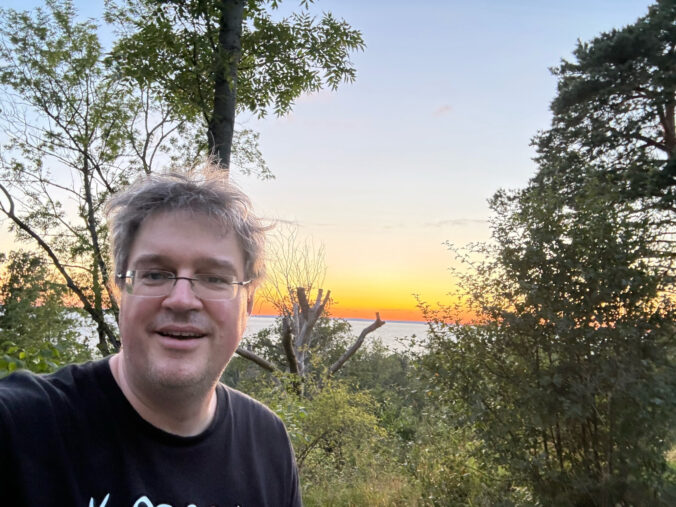 Andreas vor Abendhimmel
